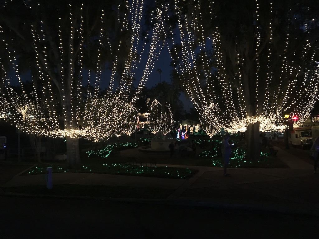 Discovering // Christmas in Mount Dora Chandra Says Girl, Get Going!